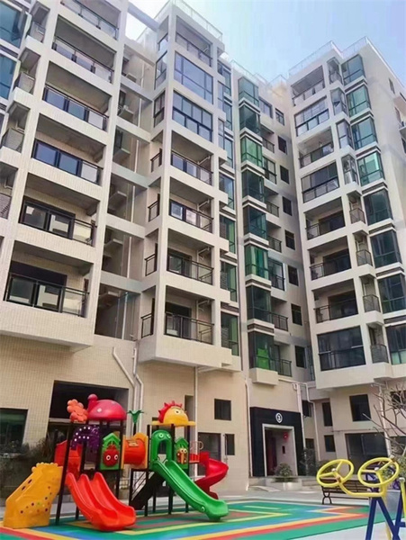 东莞凤岗金凤凰小产权房《金凤花园》4栋规模，带空中花园和停车场（车位比例1:1