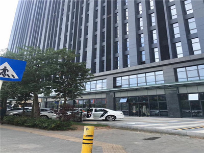 （售罄）平湖【青年创客】1000多户，均价18000元/平，送精装修，买一层送一层，带地下车库